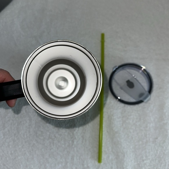 EUC, smoke free home.
40oz Grinch tumbler. - Picture 4 of 5